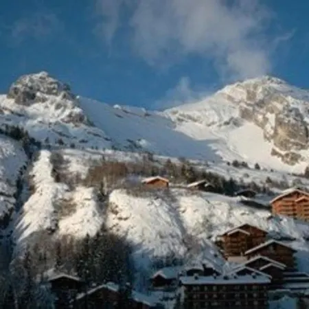 Daire Skis Aux Pieds Avec Balcon Au Grand-bornand - Fr-1-241-20 *
